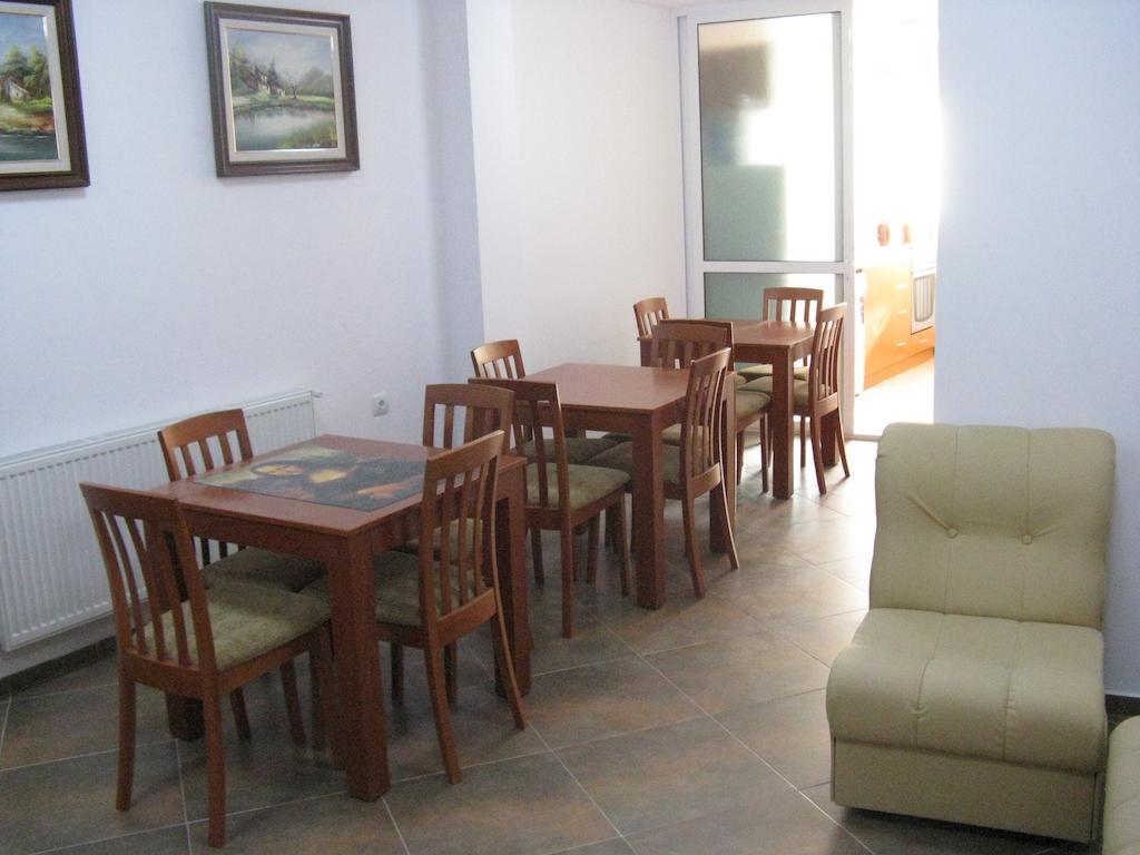 Hera Guest House Chiflik Buitenkant foto