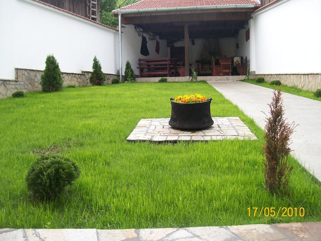 Hera Guest House Chiflik Buitenkant foto