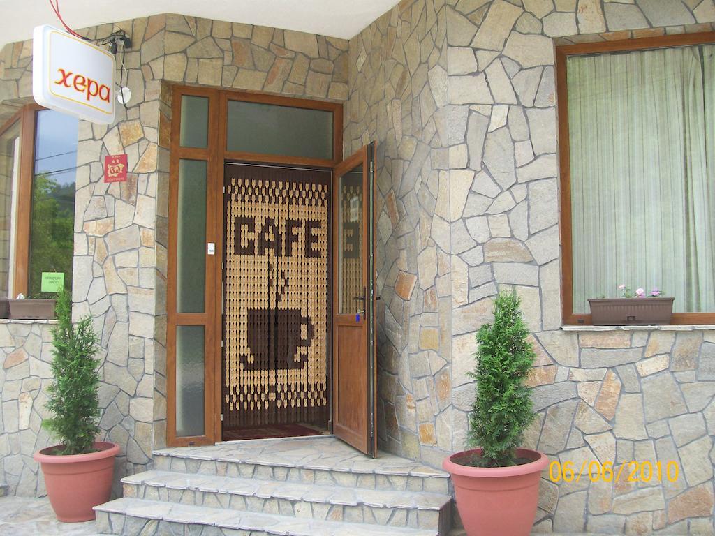 Hera Guest House Chiflik Buitenkant foto