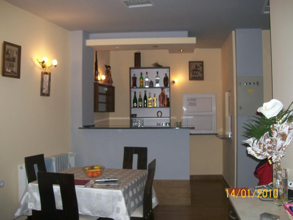 Hera Guest House Chiflik Buitenkant foto