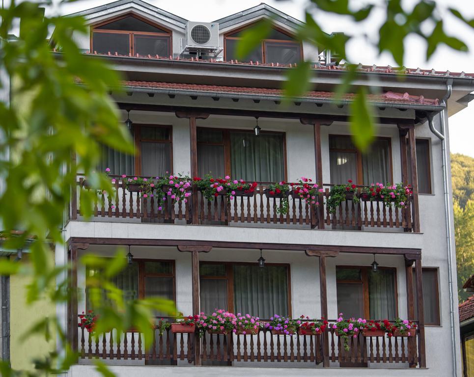 Hera Guest House Chiflik Buitenkant foto
