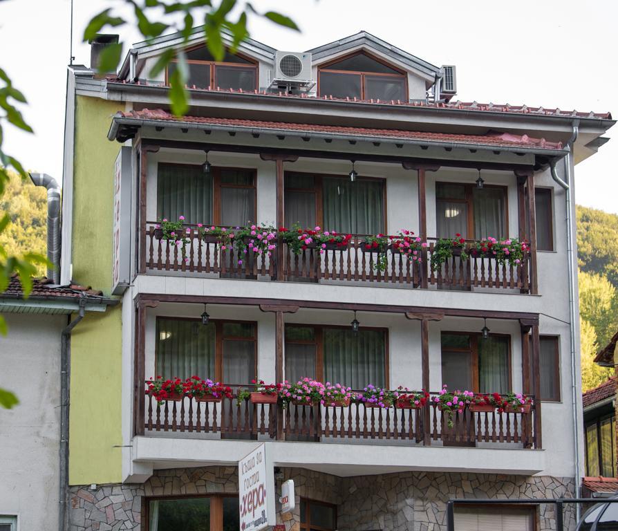 Hera Guest House Chiflik Buitenkant foto