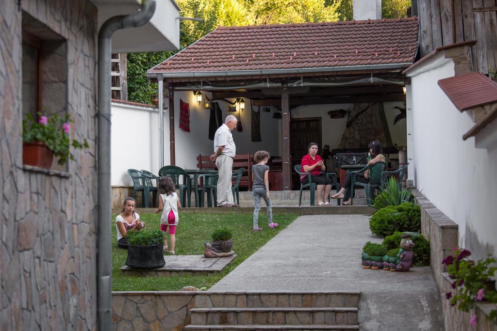 Hera Guest House Chiflik Buitenkant foto