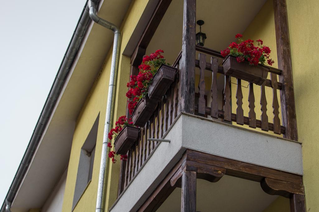 Hera Guest House Chiflik Buitenkant foto