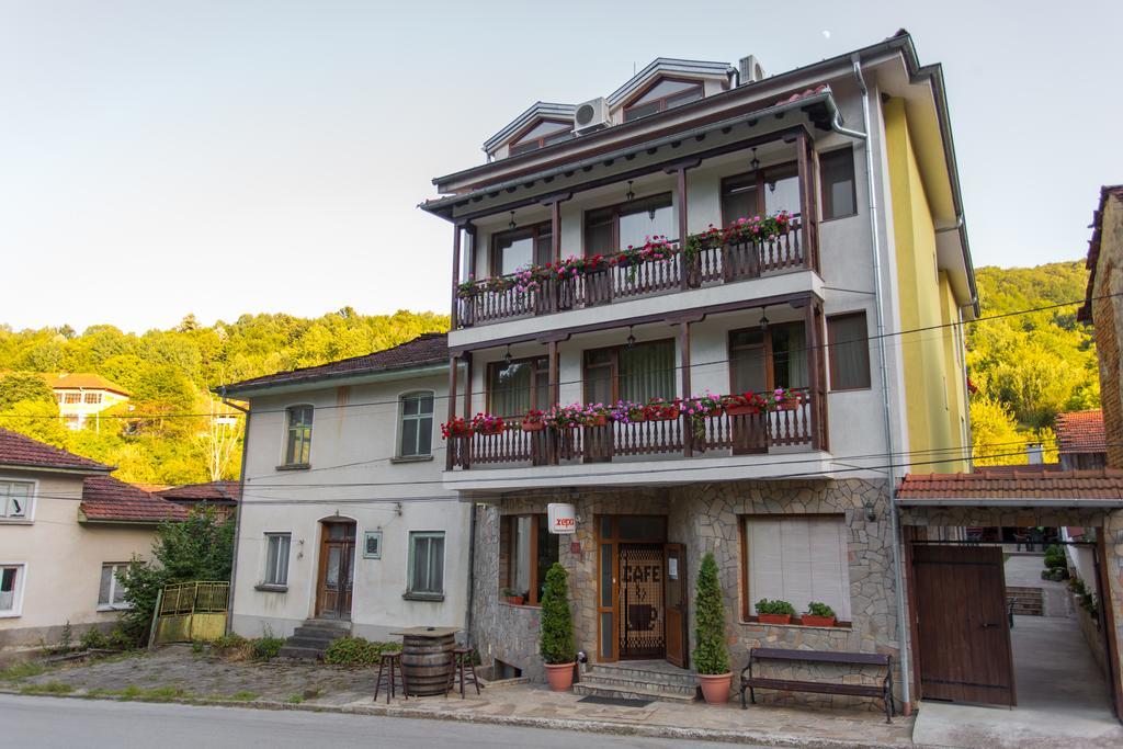 Hera Guest House Chiflik Buitenkant foto