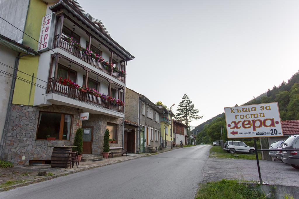 Hera Guest House Chiflik Buitenkant foto