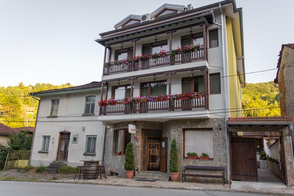Hera Guest House Chiflik Buitenkant foto