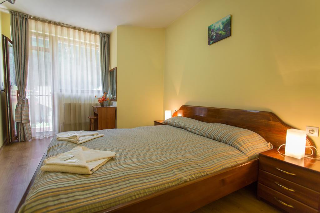 Hera Guest House Chiflik Buitenkant foto