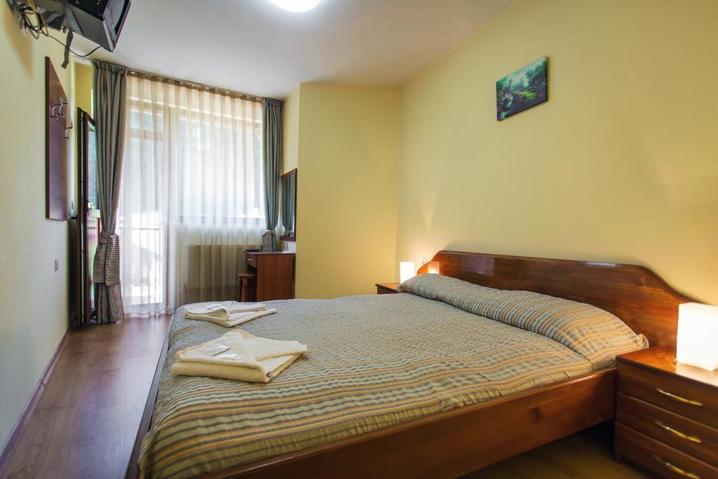 Hera Guest House Chiflik Buitenkant foto