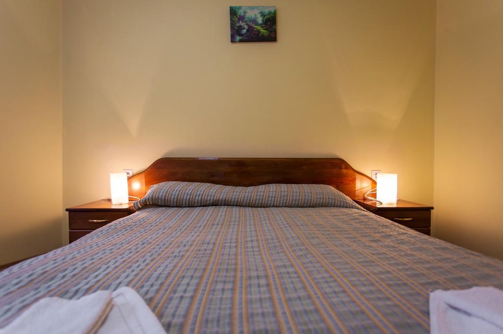 Hera Guest House Chiflik Buitenkant foto