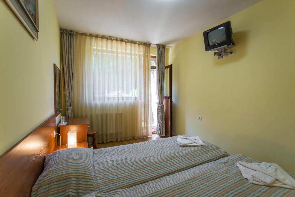 Hera Guest House Chiflik Buitenkant foto