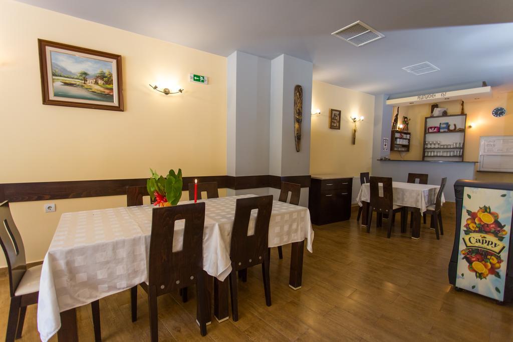 Hera Guest House Chiflik Buitenkant foto