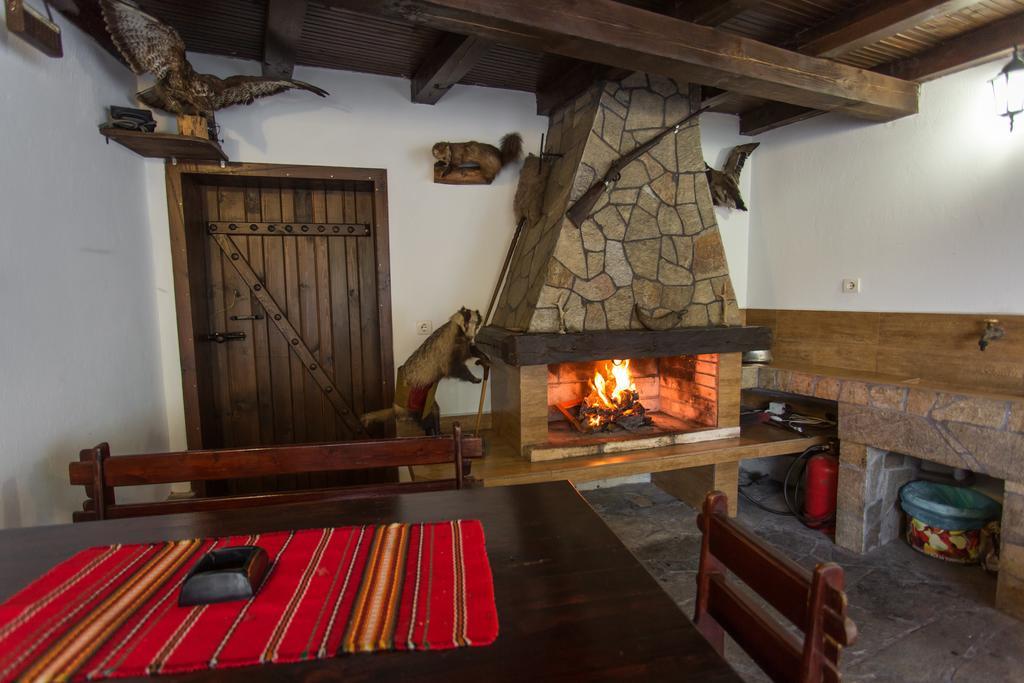Hera Guest House Chiflik Buitenkant foto